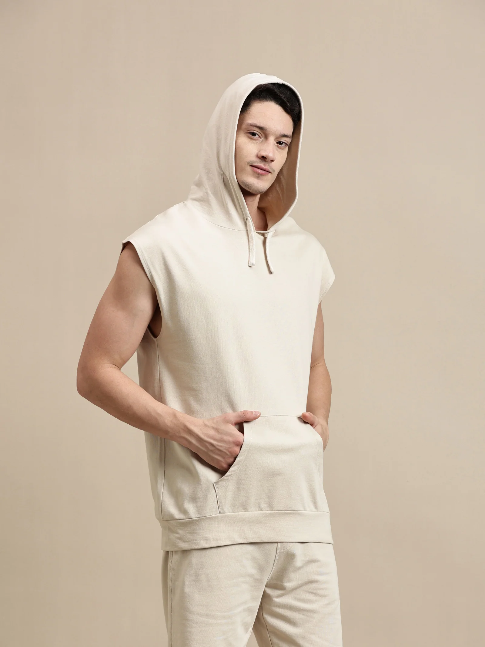 Men Beige Sleeveless Hoddie - Image 6