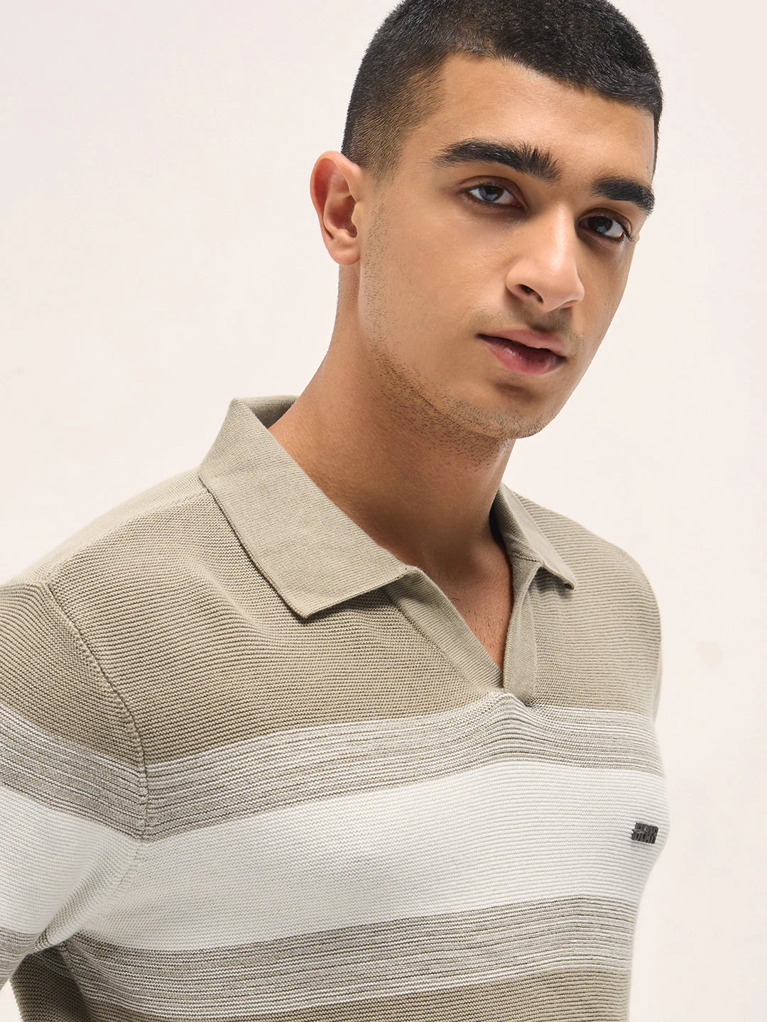 Men Beige Slim Fit Flat Knit Polo - Image 5