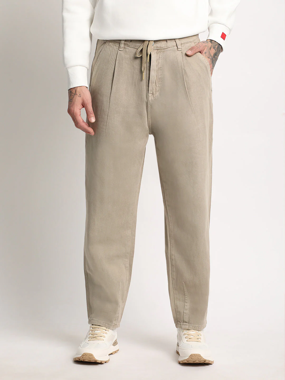 Men Beige Solid Mid Rise Relaxed Fit Jean - Image 2
