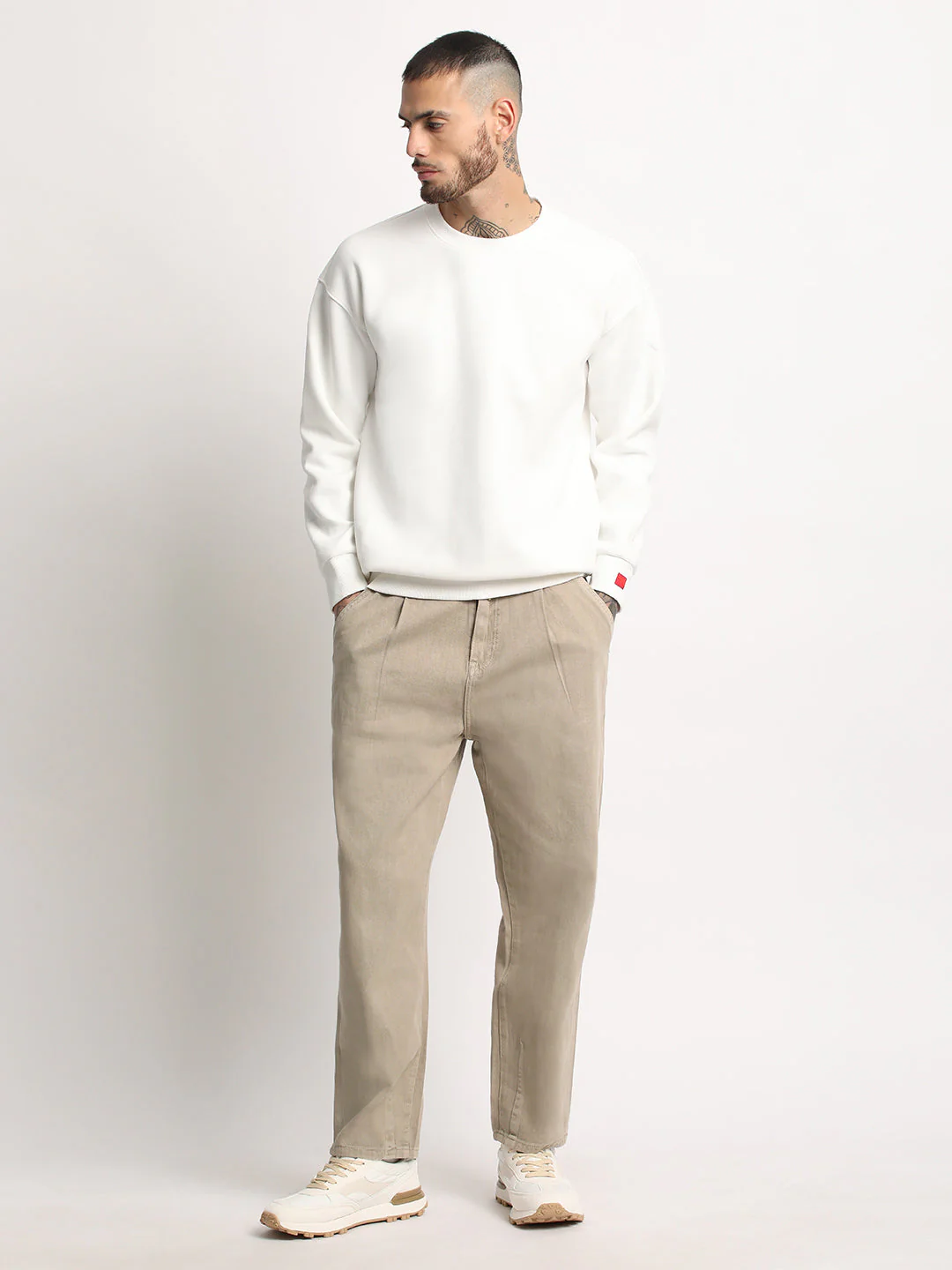 Men Beige Solid Mid Rise Relaxed Fit Jean - Image 5