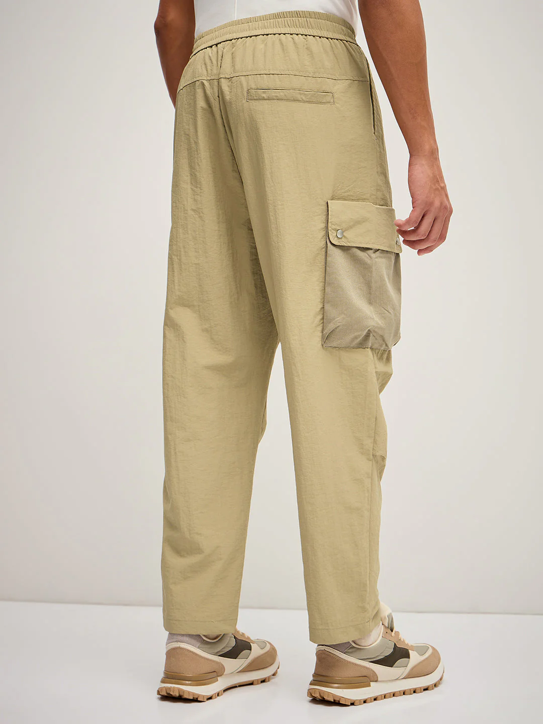 Men Beige Solid Regular Fit Cargo Pant - Image 2