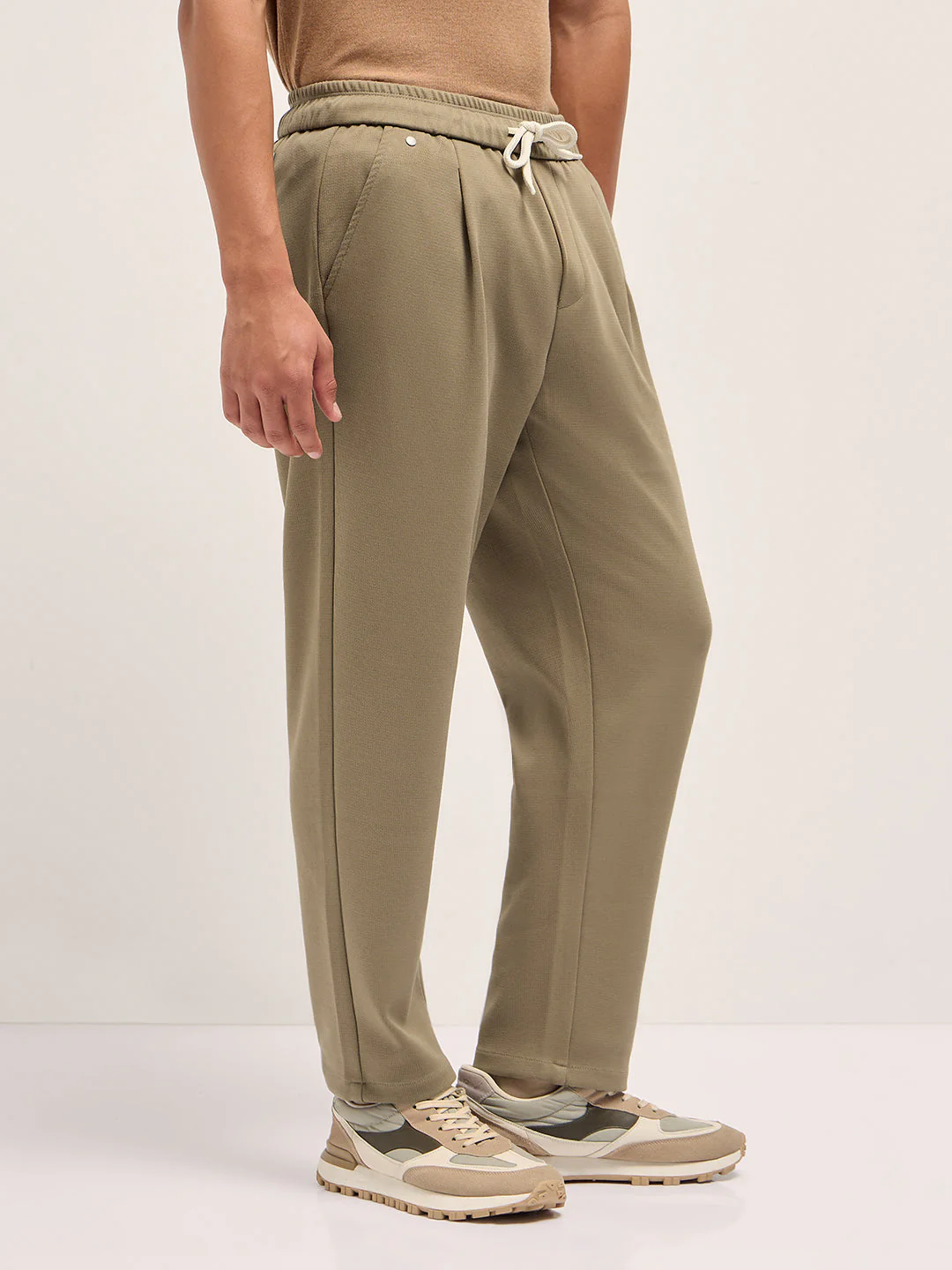 Men Beige Solid Regular Fit Casual Trousers - Image 3