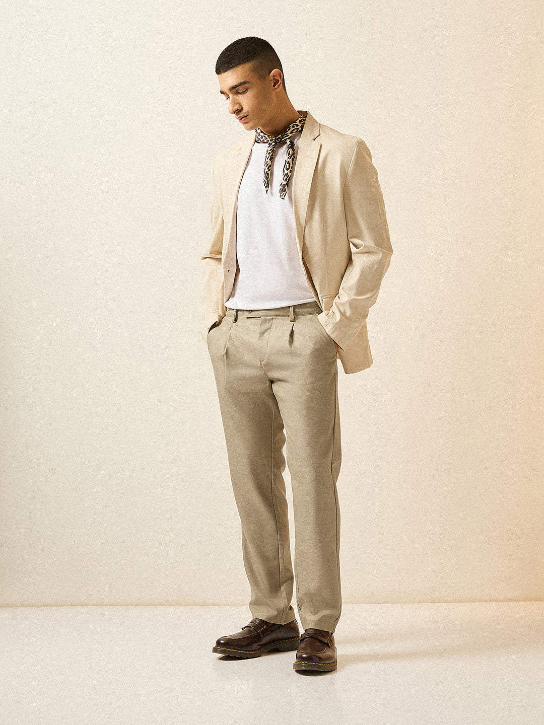 Men Beige Solid Regular Fit Formal Trouser - Image 4