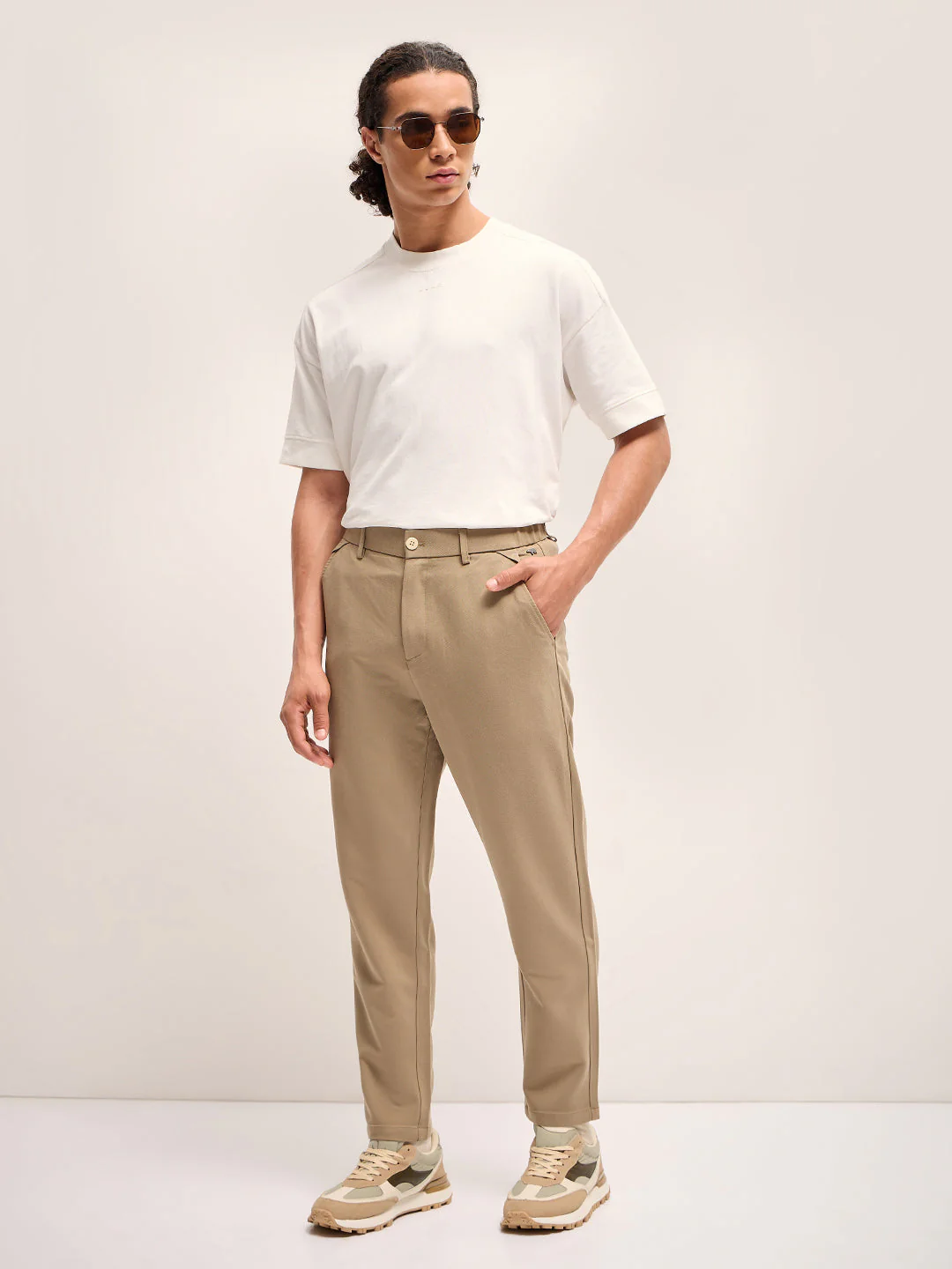 Men Beige Solid Regular Fit Mid-Rise Casual Pant - Image 4