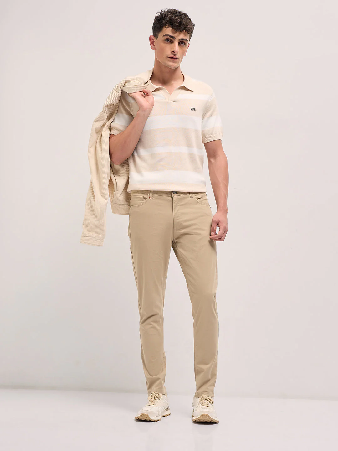 Men Beige Solid Slim Fit Casual Chino Trouser - Image 4