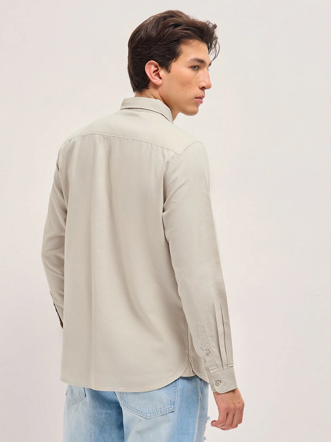Men Beige Solid Slim Fit Casual Shirt - Image 2