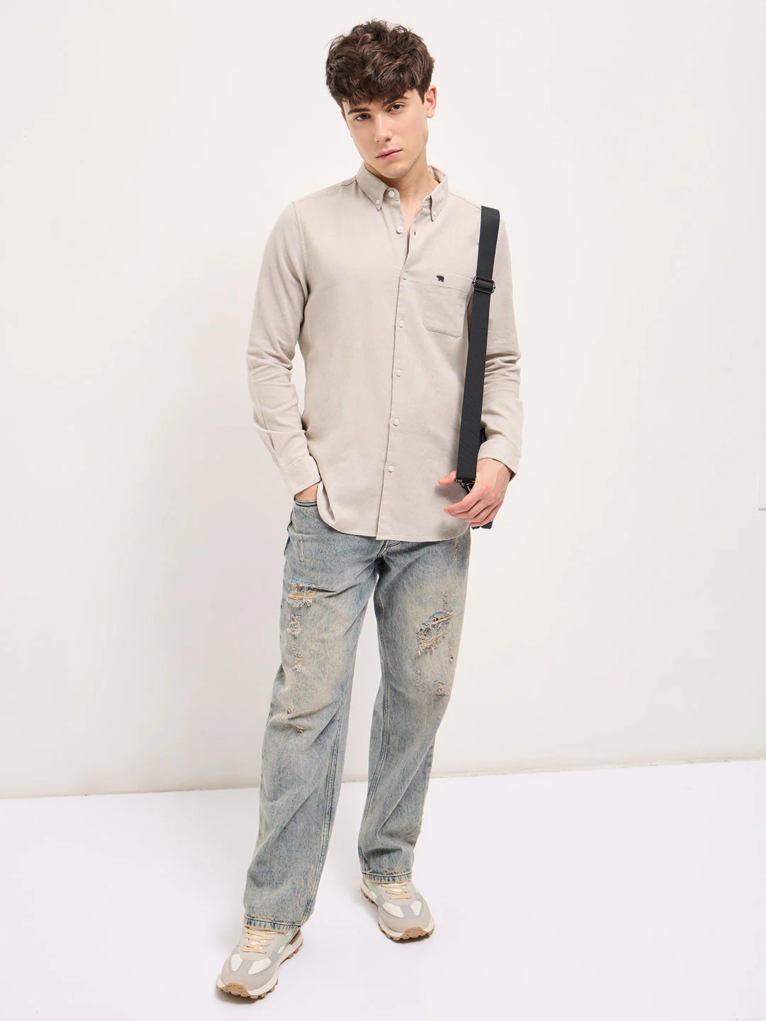 Men Beige Solid Slim Fit Casual Shirt - Image 4