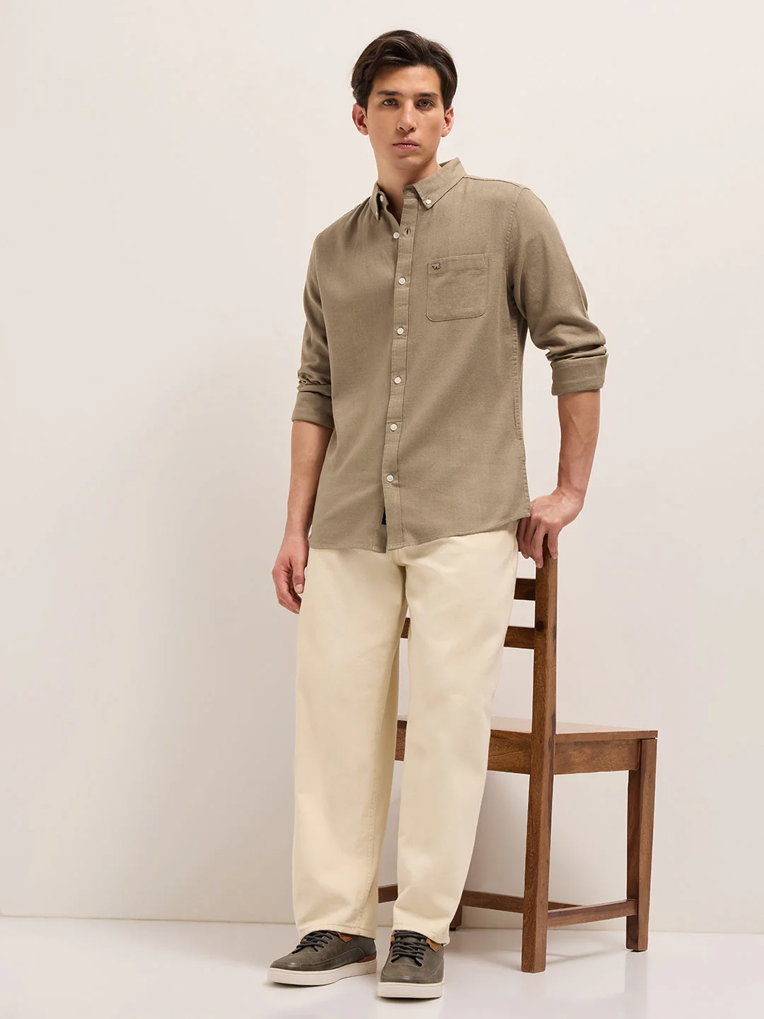 Men Beige Solid Slim Fit Cotton Casual Shirt - Image 4