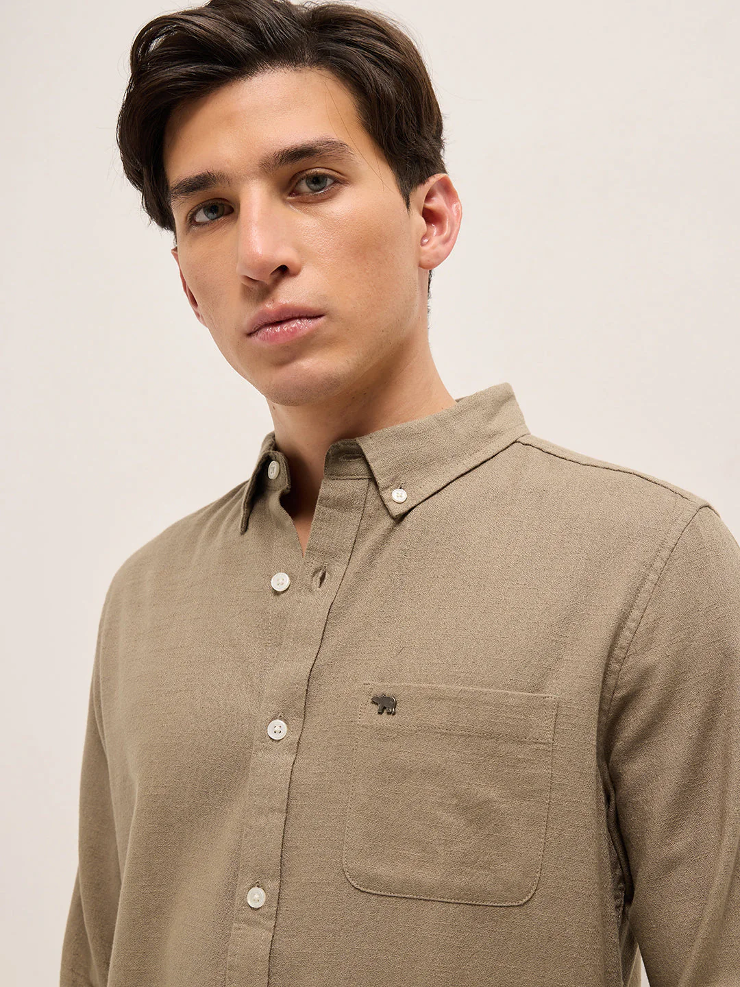 Men Beige Solid Slim Fit Cotton Casual Shirt - Image 5