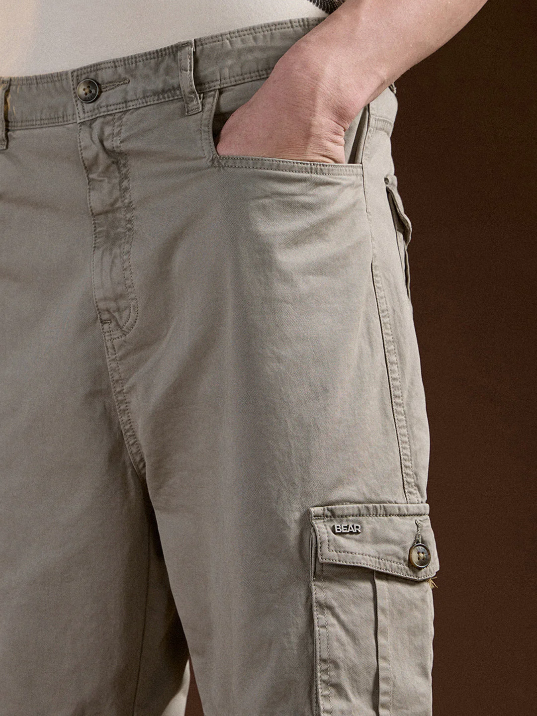 Men Beige Solid Straight Fit Cargo Pant - Image 5