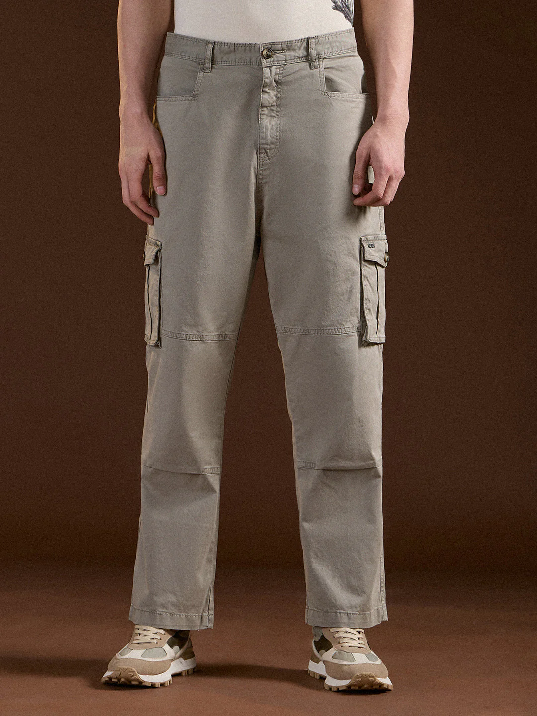 Men Beige Solid Straight Fit Cargo Pant - Image 7