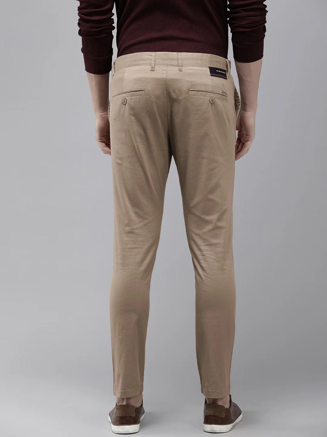 Men Beige Solid Tapered Fit Chinos Trousers - Image 3