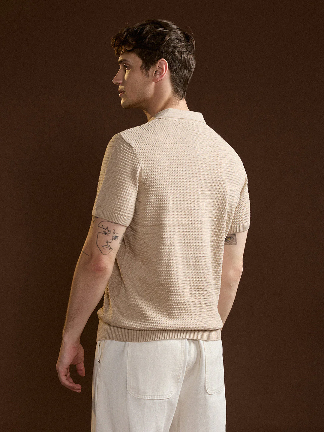 Men Beige Textured Slim Fit V-Notch Style Polo - Image 2