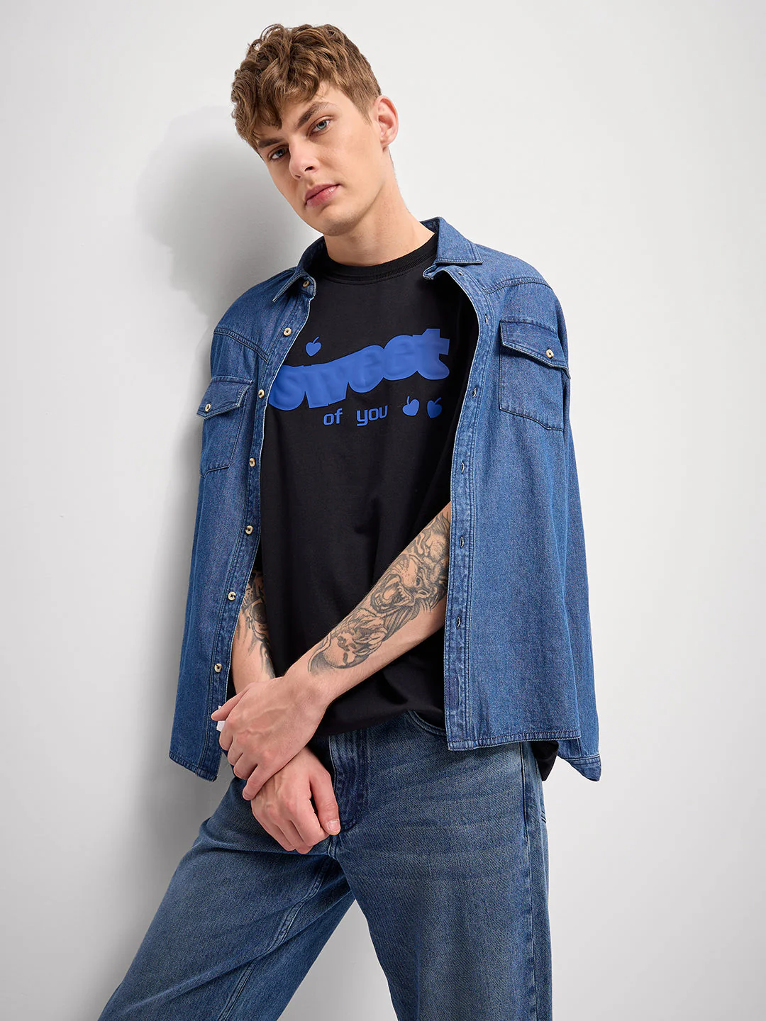 Men Black 3D Embossed Graphic print Crew Neck T-Shirt - Image 5