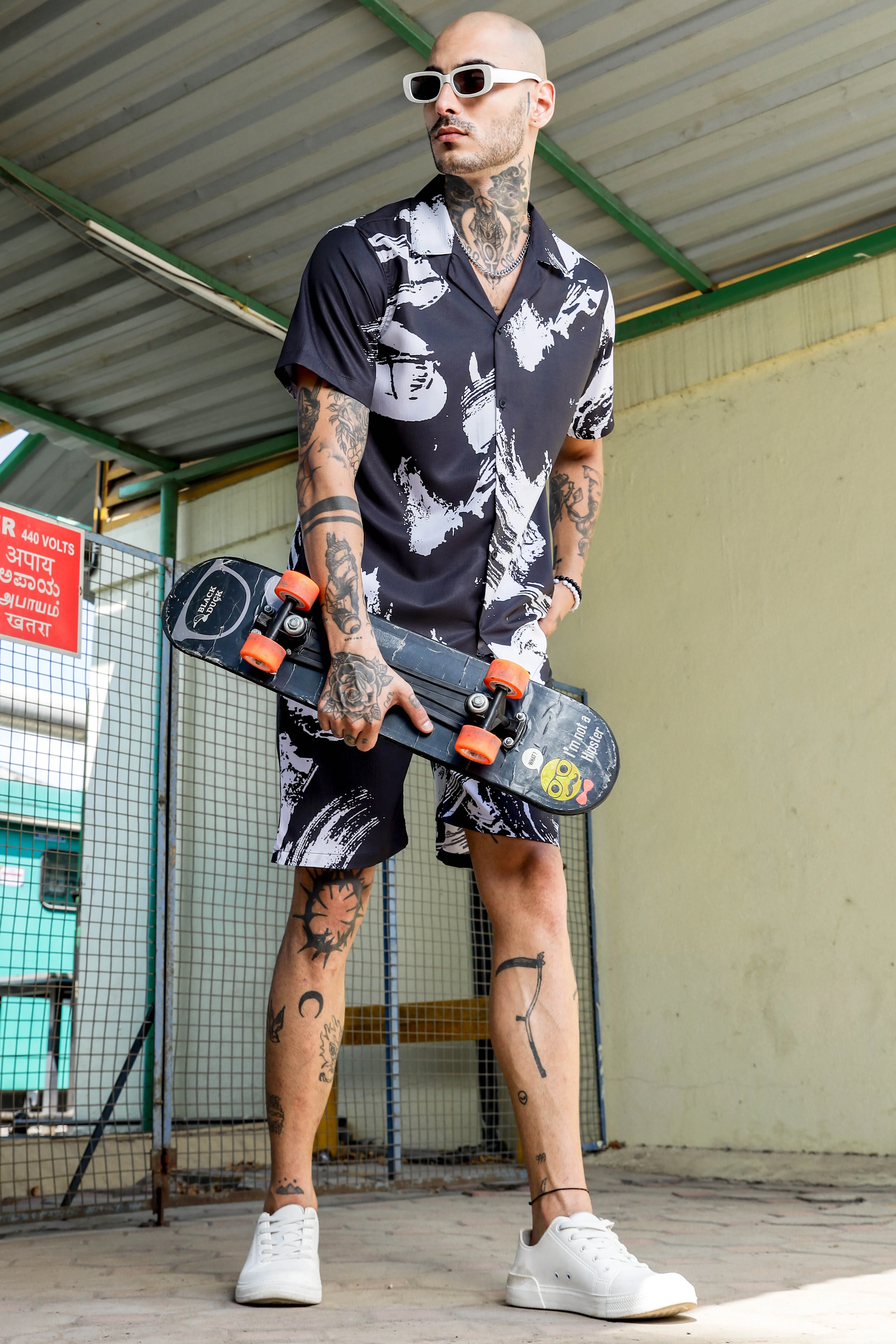 Men Black Abstract Print Shorts - Image 6