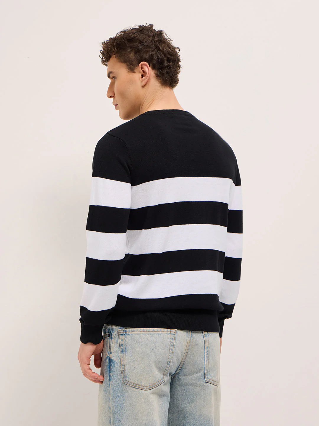 Men Black and White Flat Knit Striped Crew Neck T-Shirt - Image 2