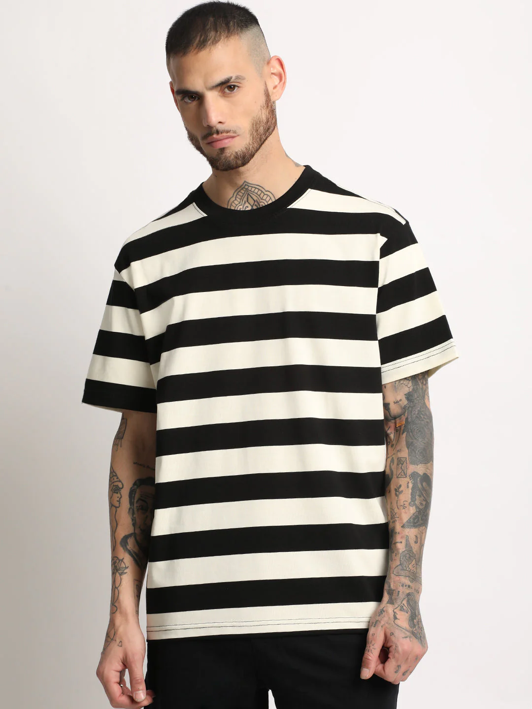 Men Black and White Stripe Round Neck T-shirt - Image 2