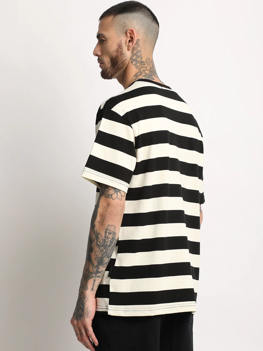 Men Black and White Stripe Round Neck T-shirt - Image 4