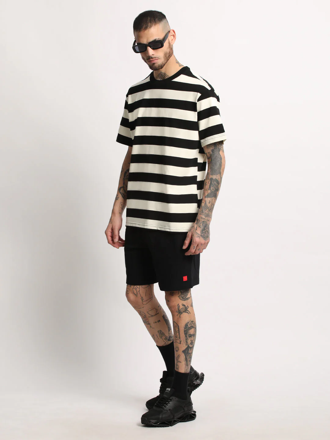 Men Black and White Stripe Round Neck T-shirt - Image 5