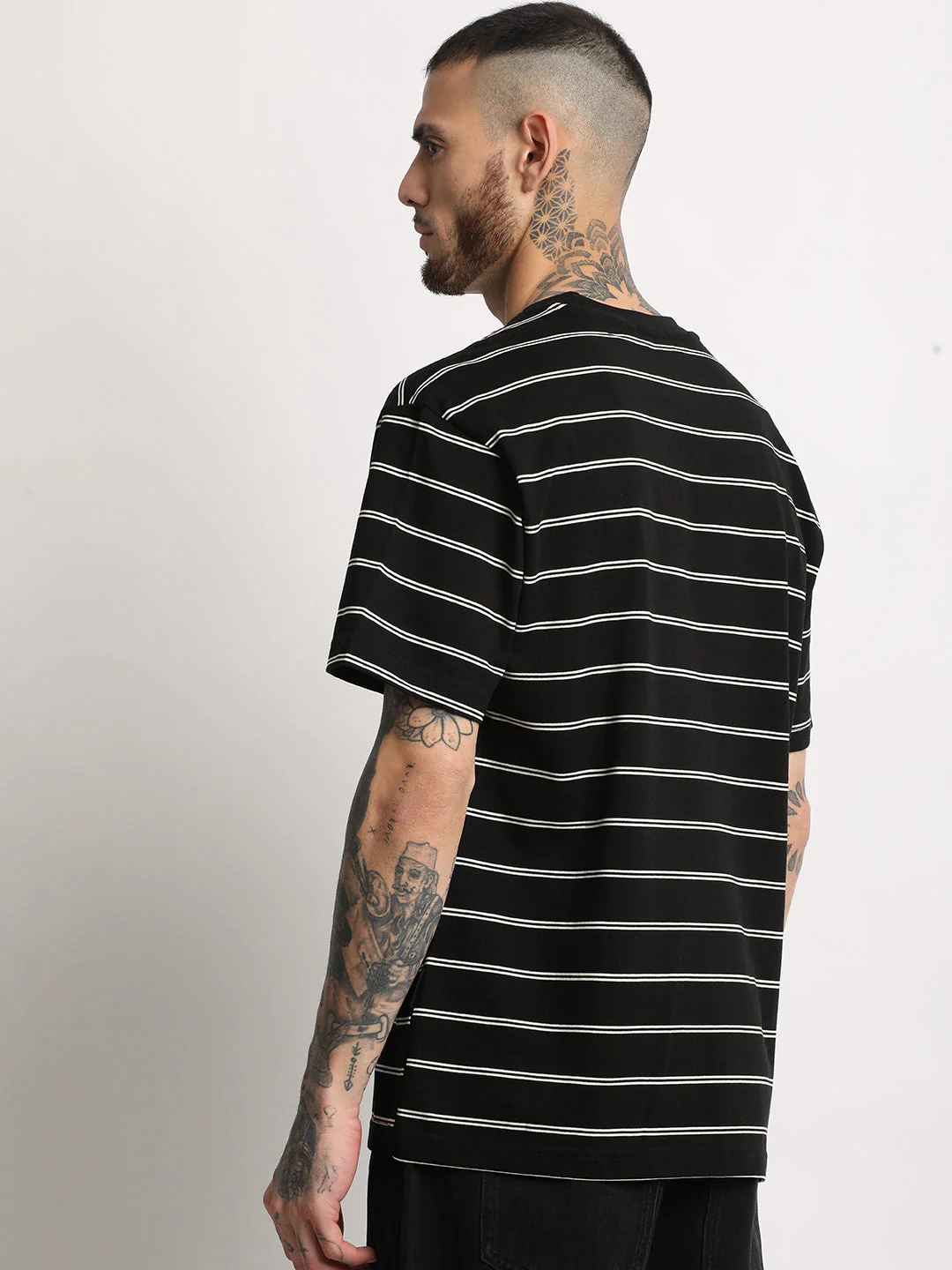 Men  Black and White Stripe Round Neck T-shirt - Image 4