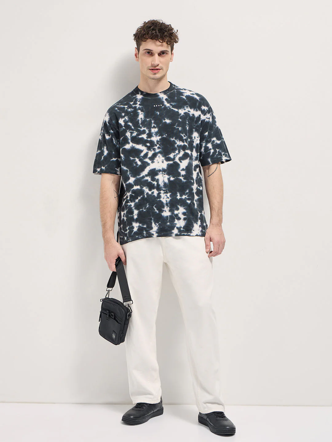Men Black Tie-Dye Oversized Crew Neck T-shirt - Image 4