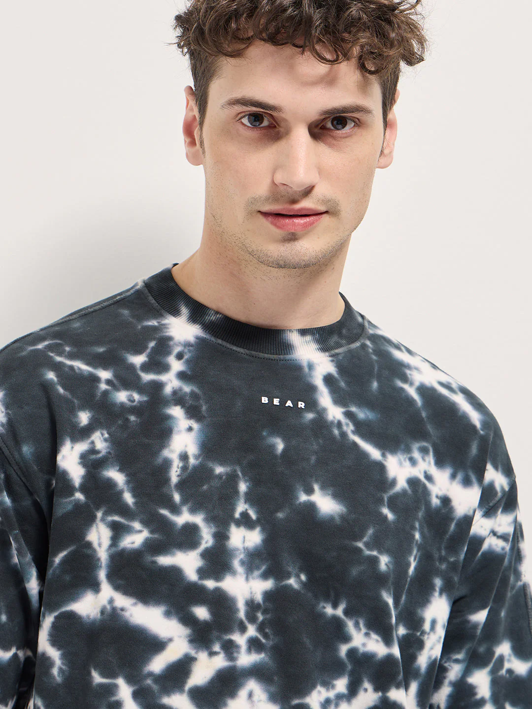 Men Black Tie-Dye Oversized Crew Neck T-shirt - Image 5