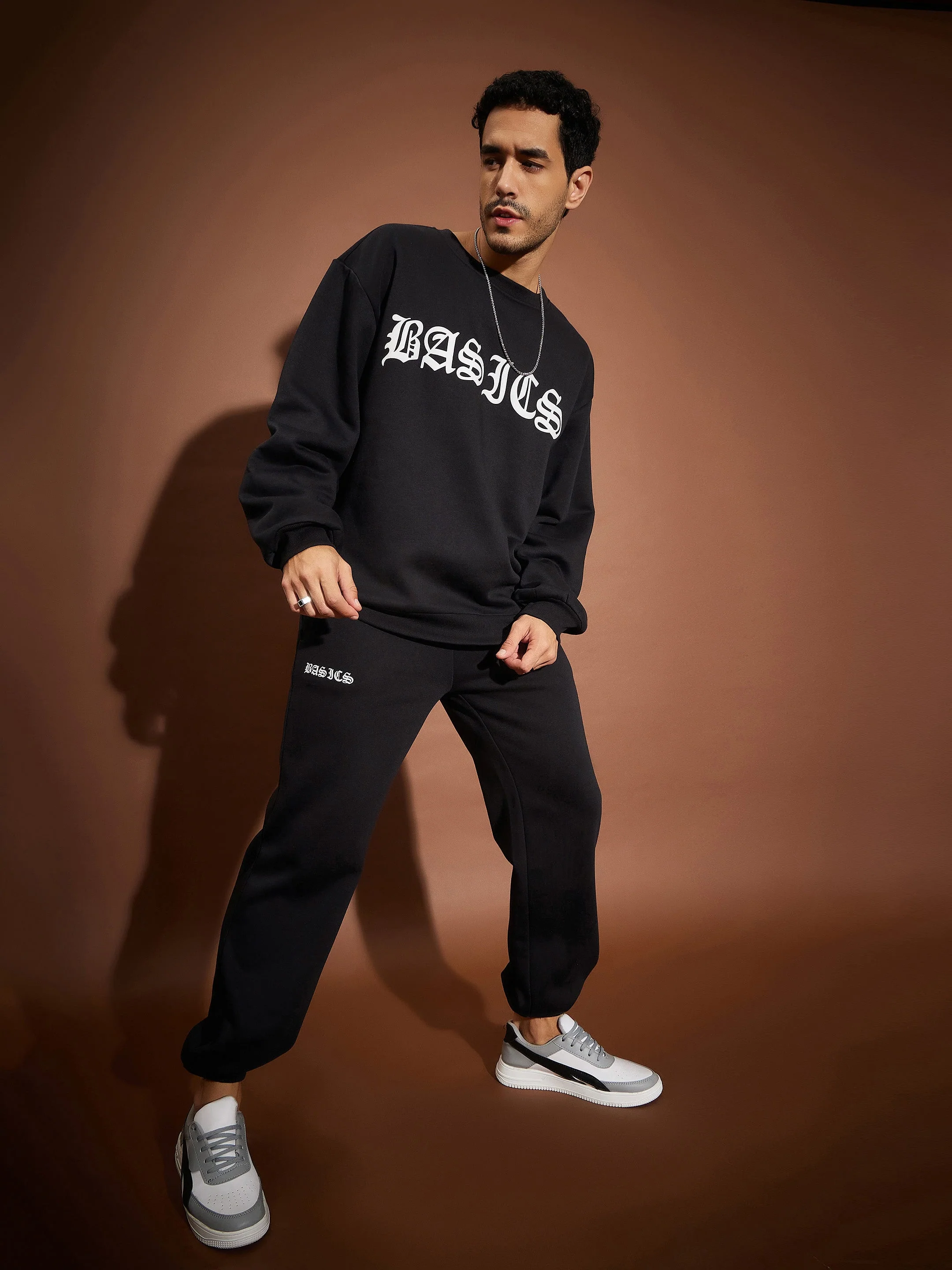 Men Black BASIC Oversized Joggers - Image 6