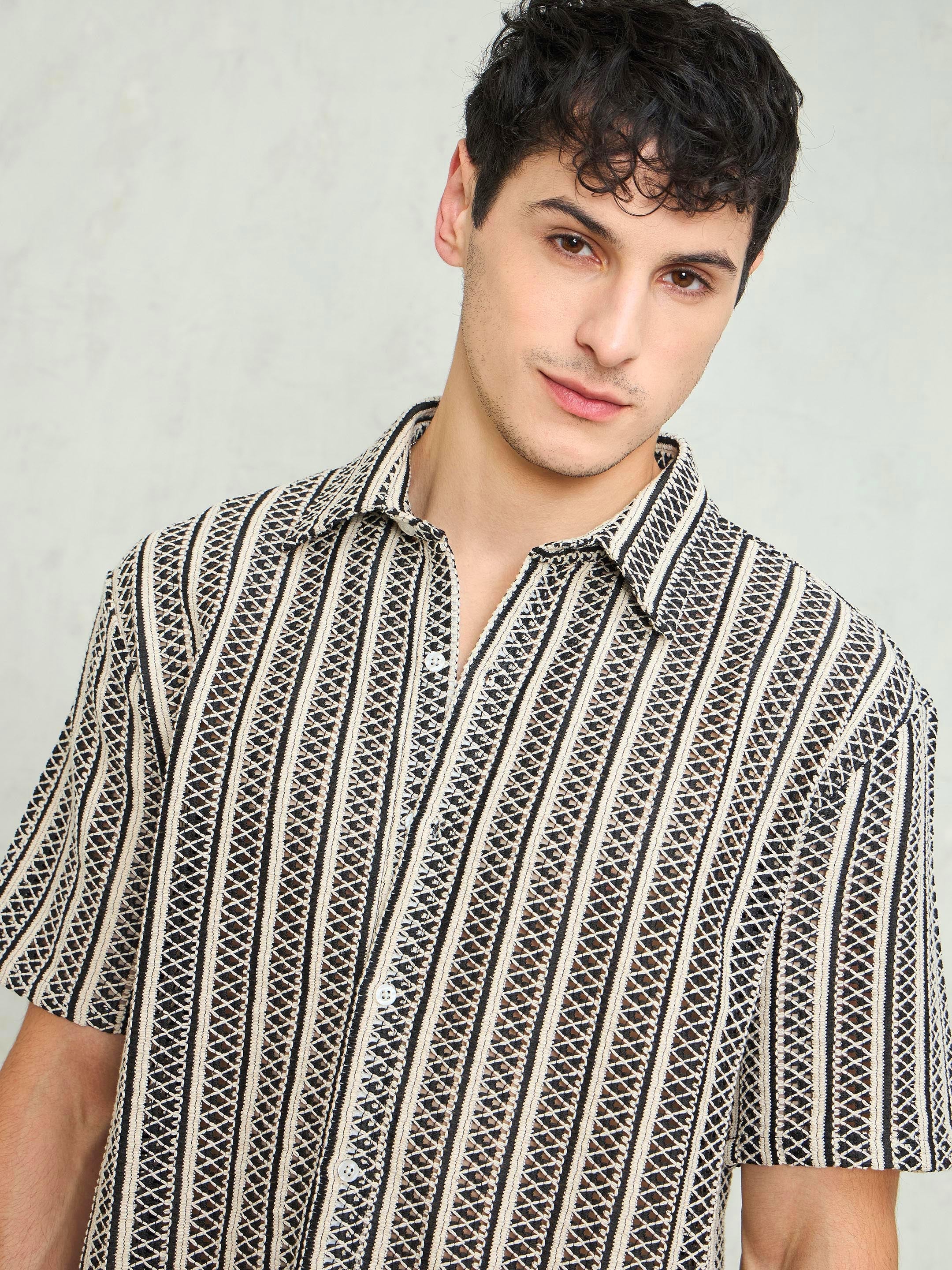 Men Black & Beige Lace Relax Fit Shirt - Image 2