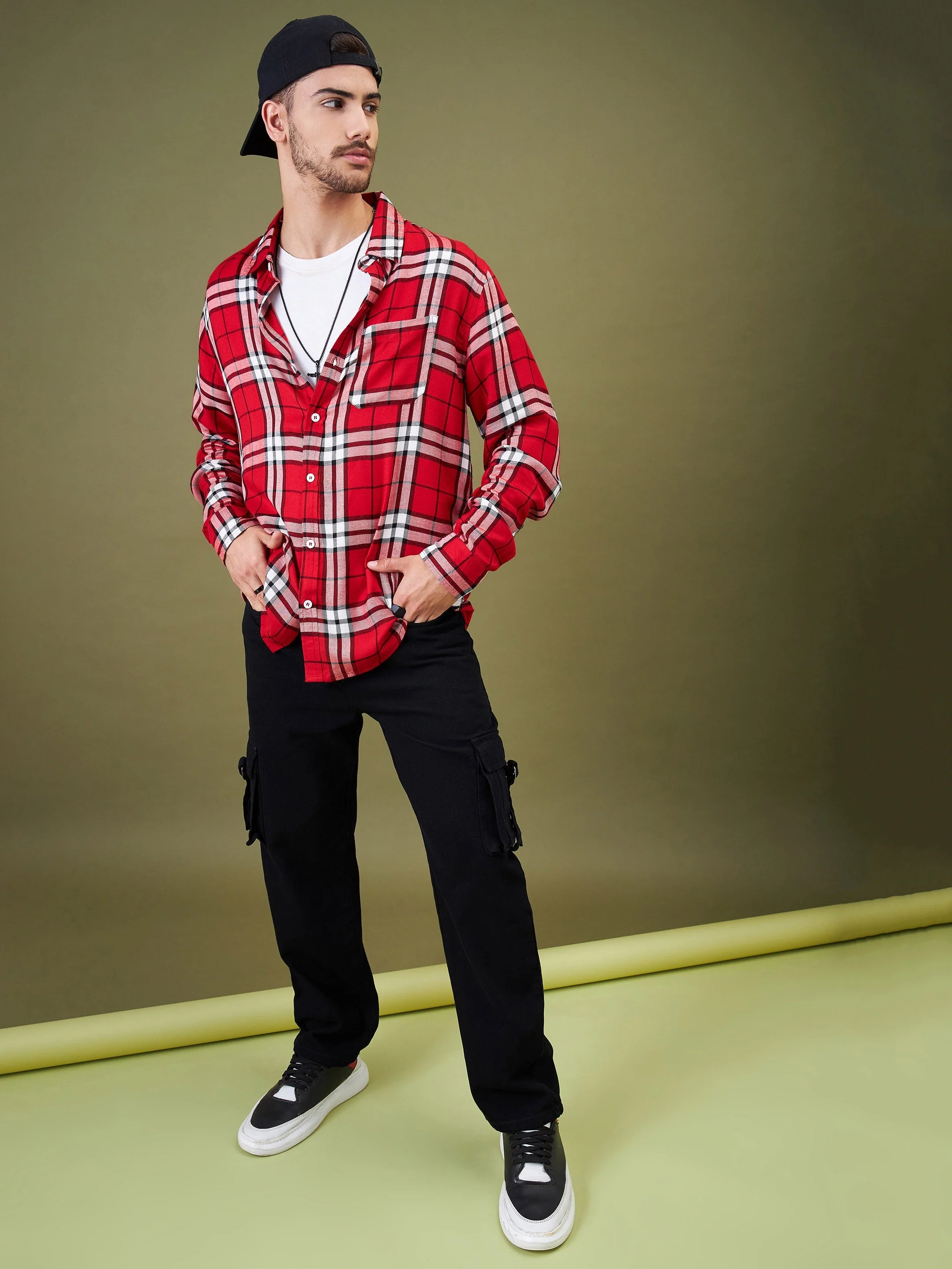 Men Black Box Pocket Relax Fit Jeans - Image 5