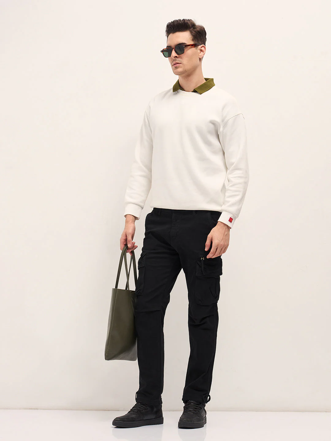 Men Black Cargo Pants - Image 4