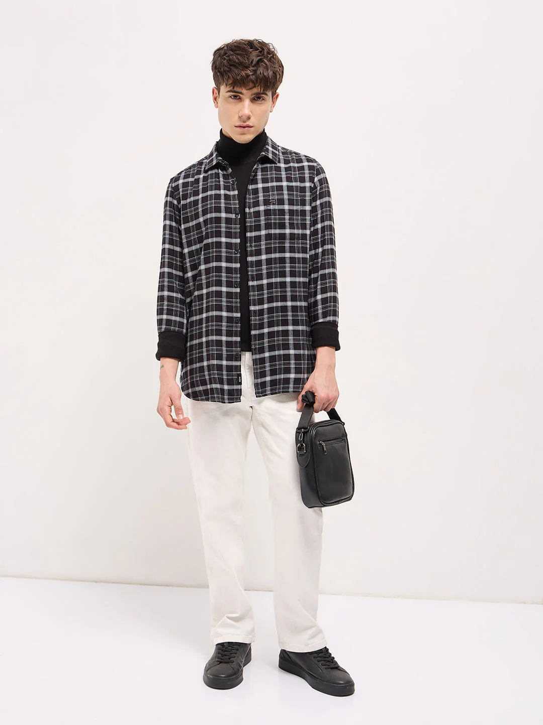 Men Black Casual Shirt - Image 4