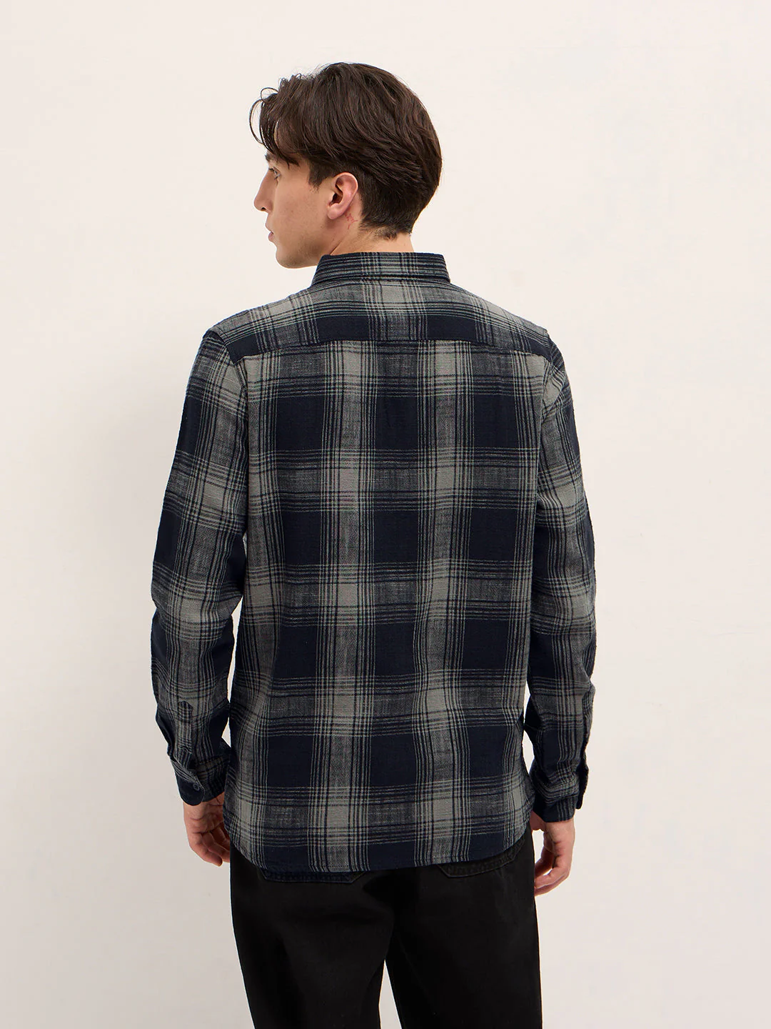 Men Black Casual Shirt - Image 2
