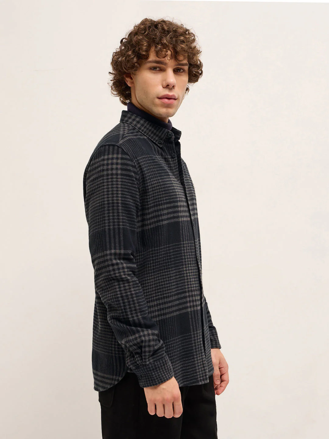 Men Black Casual Shirt - Image 2