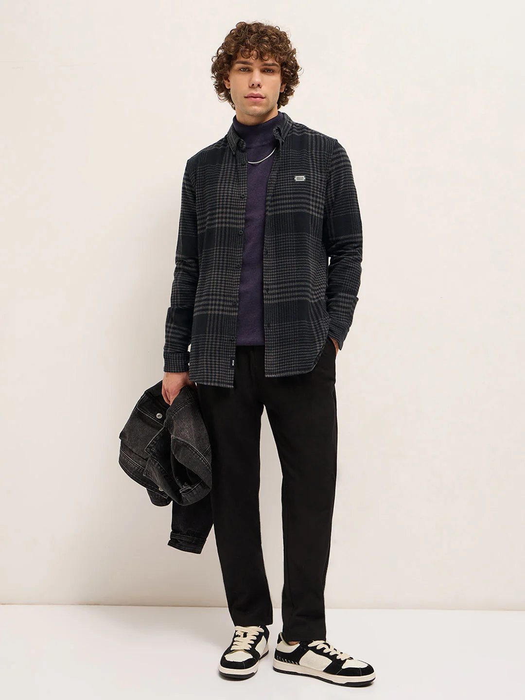 Men Black Casual Shirt - Image 5