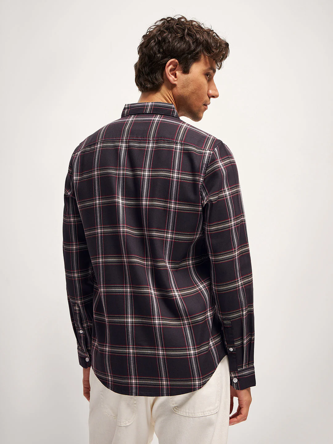 Men Black Checked Slim Fit Casual Shirt - Image 2
