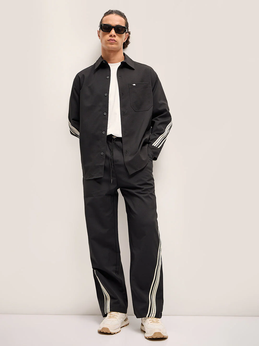 Men Black Checked Straight Fit Mid-Rise Casual Pant - Image 7