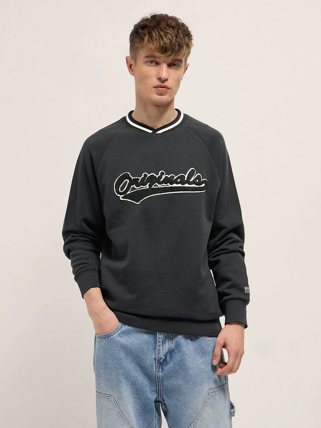 Men Black Chenille Patch Design Relax Fit Crew Neck Sweatshirt - Image 6