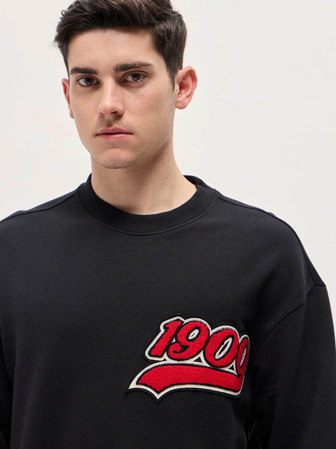 Men Black Chenille Patch Design Relax Fit Crew Neck Sweatshirt - Image 5