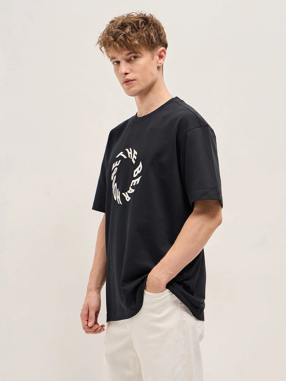 Men Black Circular Text Design Oversize Crew Neck T-shirt - Image 3