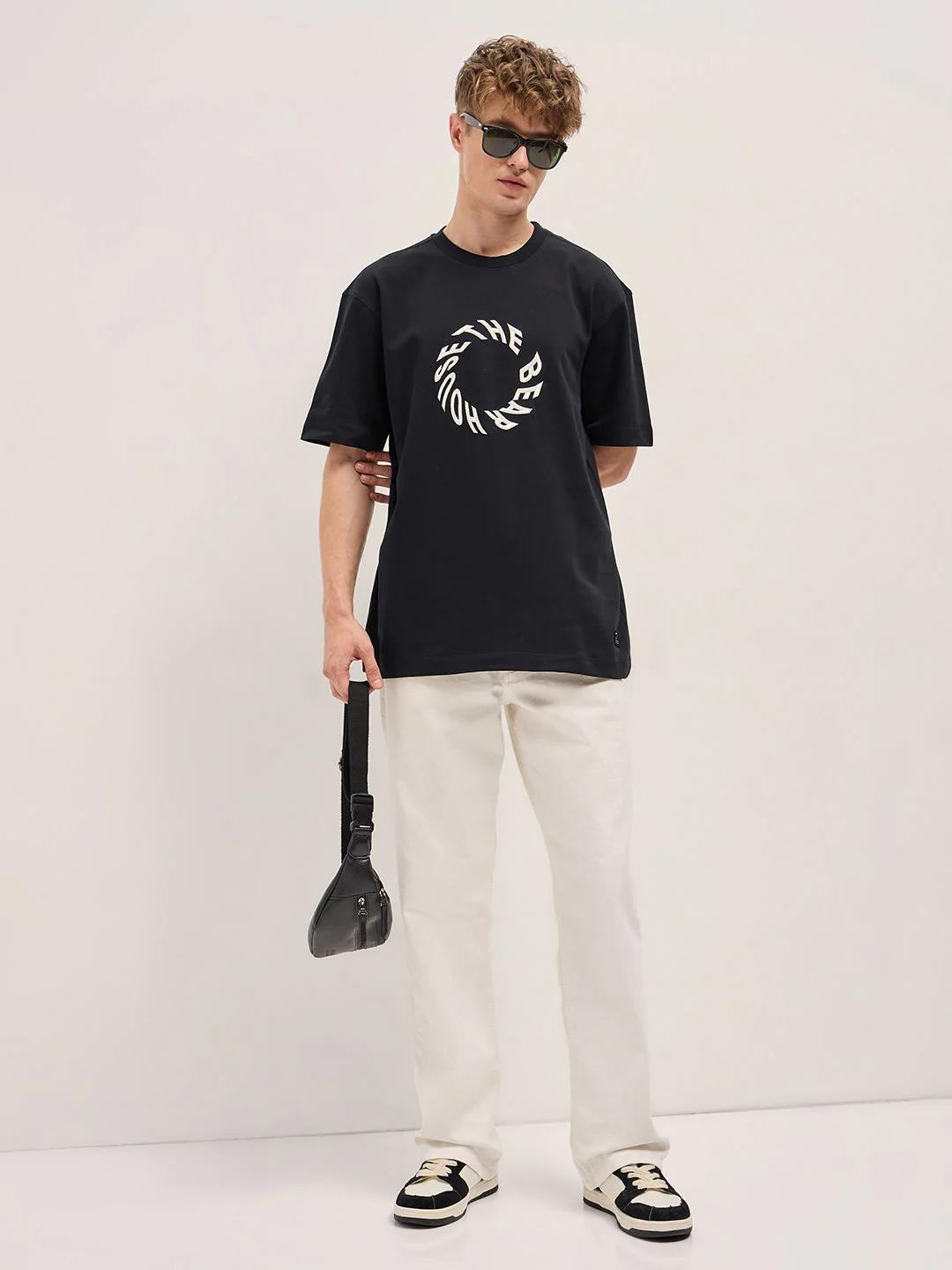 Men Black Circular Text Design Oversize Crew Neck T-shirt - Image 4
