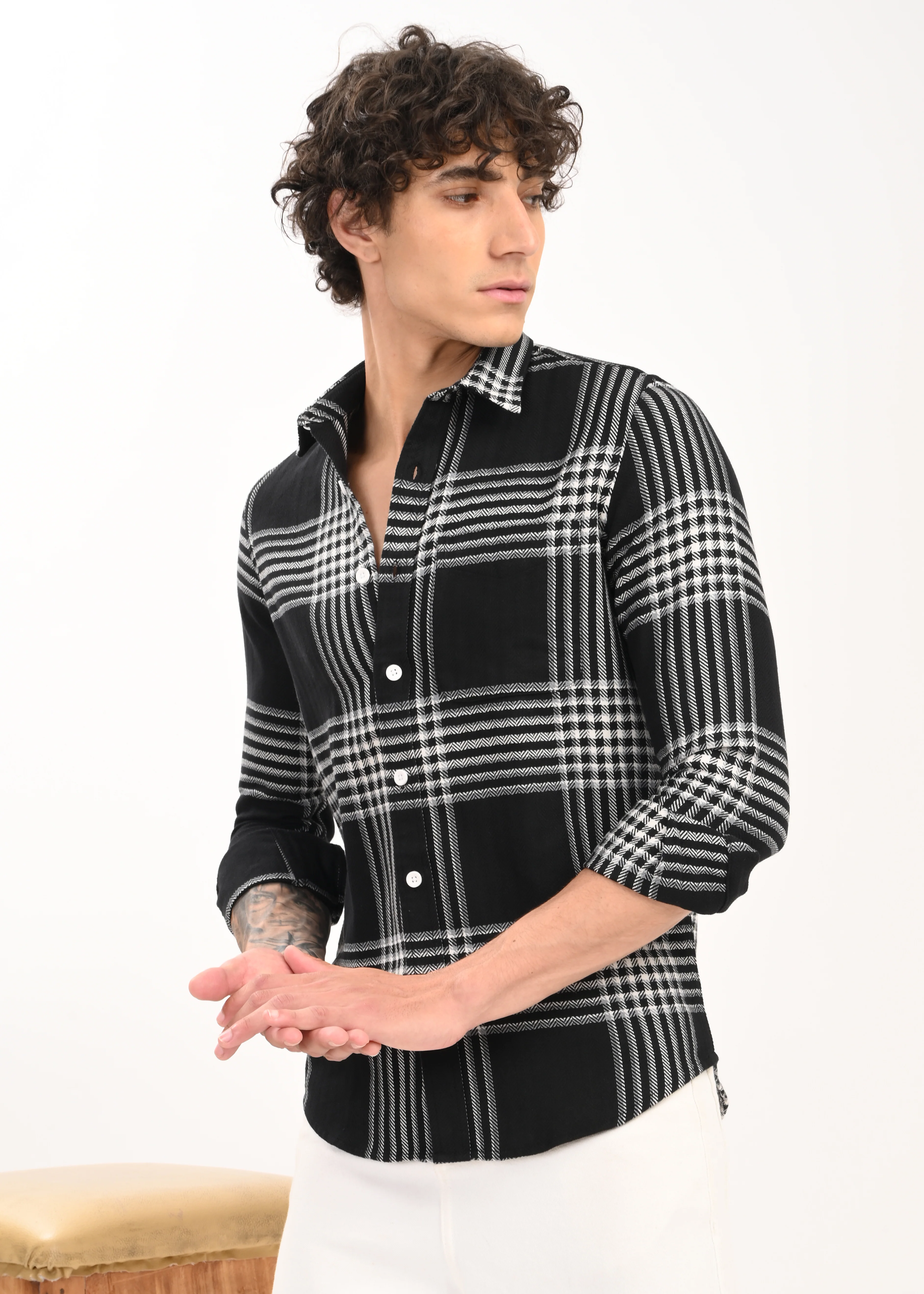 Men Black Classic Bold Checked Shirt - Image 7
