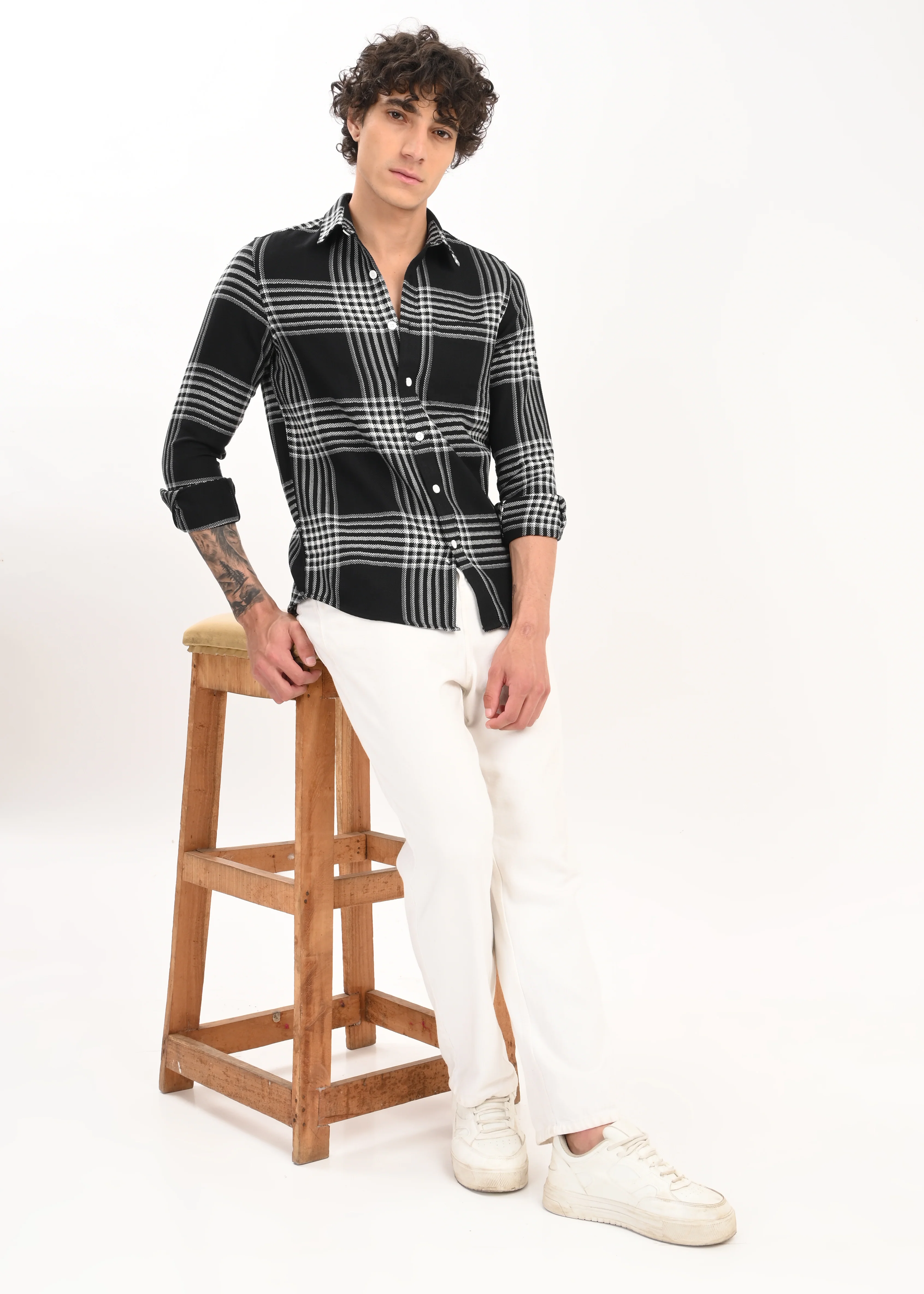 Men Black Classic Bold Checked Shirt - Image 8