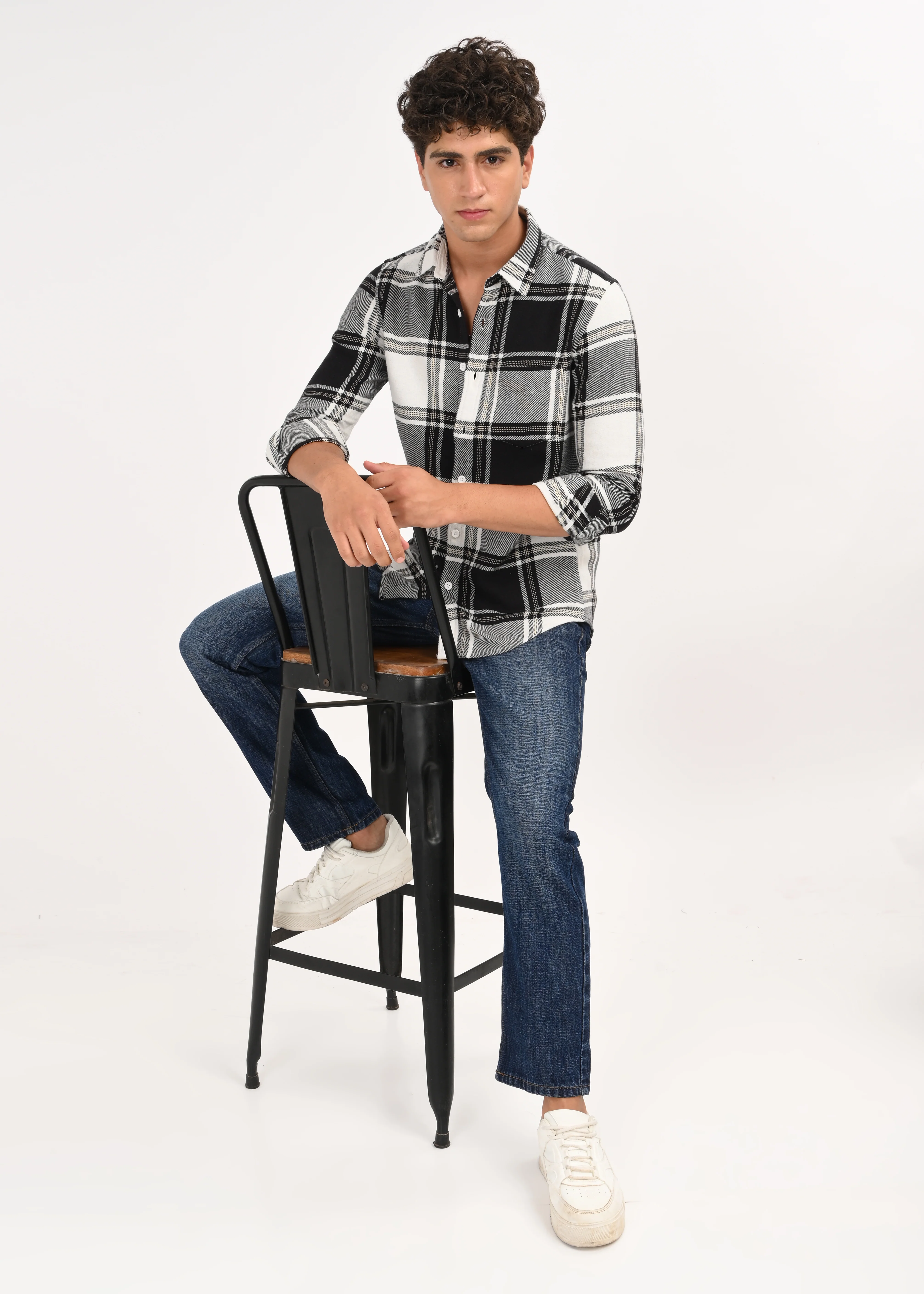 Men Black Classic Checked Shirt - Image 5