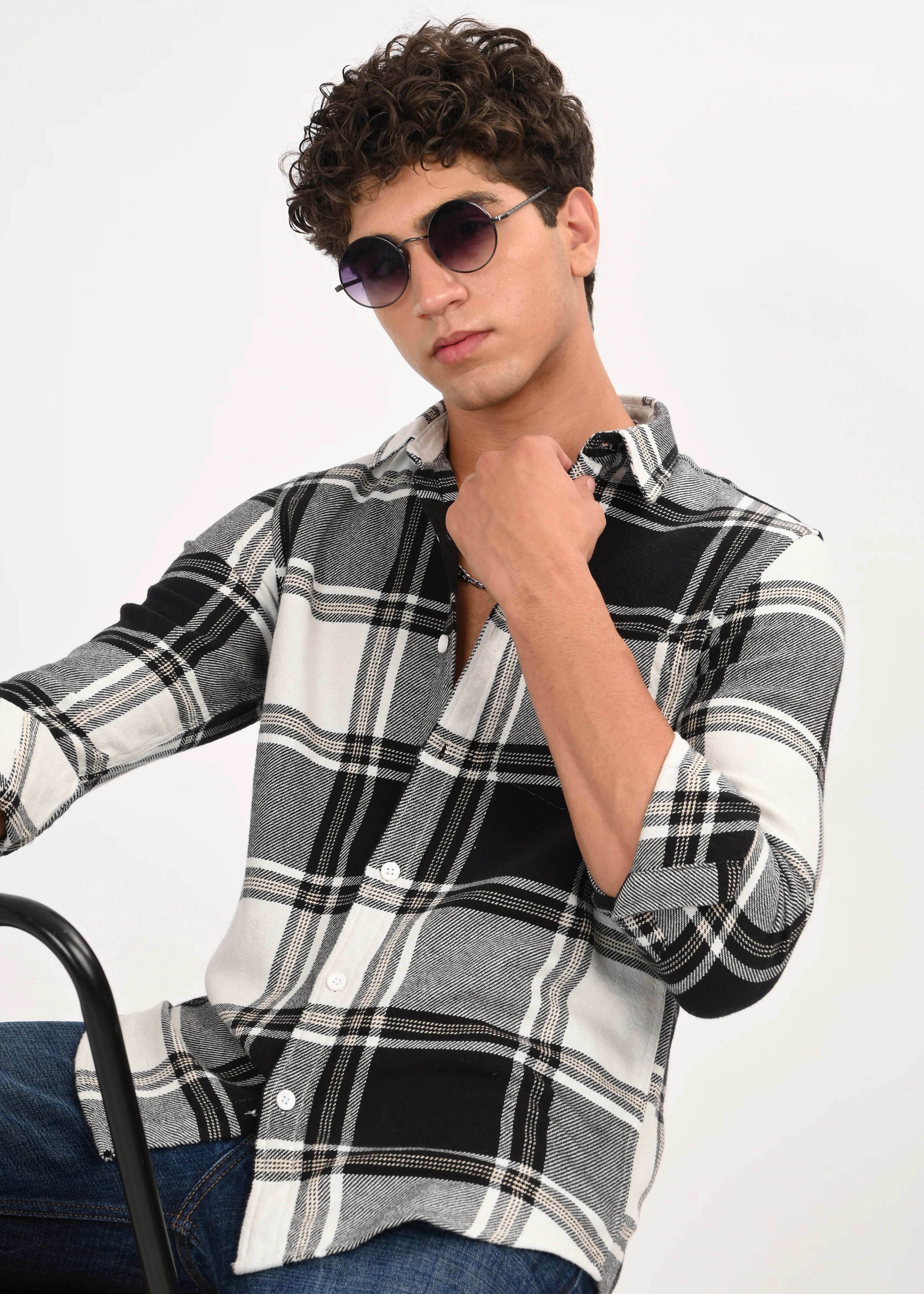 Men Black Classic Checked Shirt - Image 9