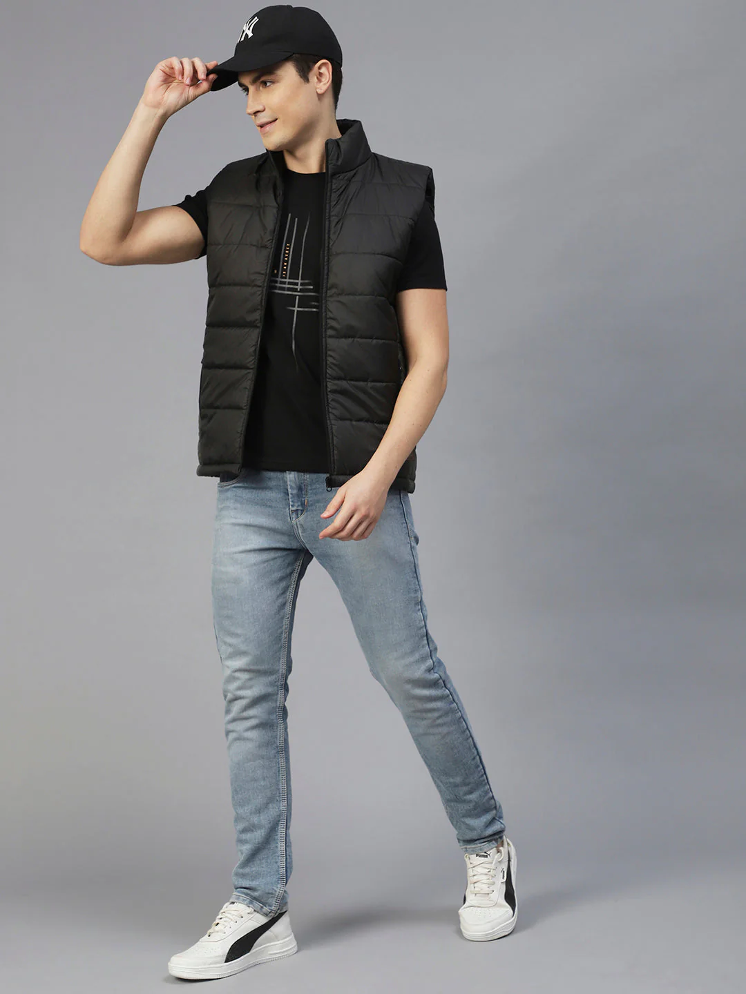 Men Black Colorblock Sleeveless Puffer Jacket - Image 3