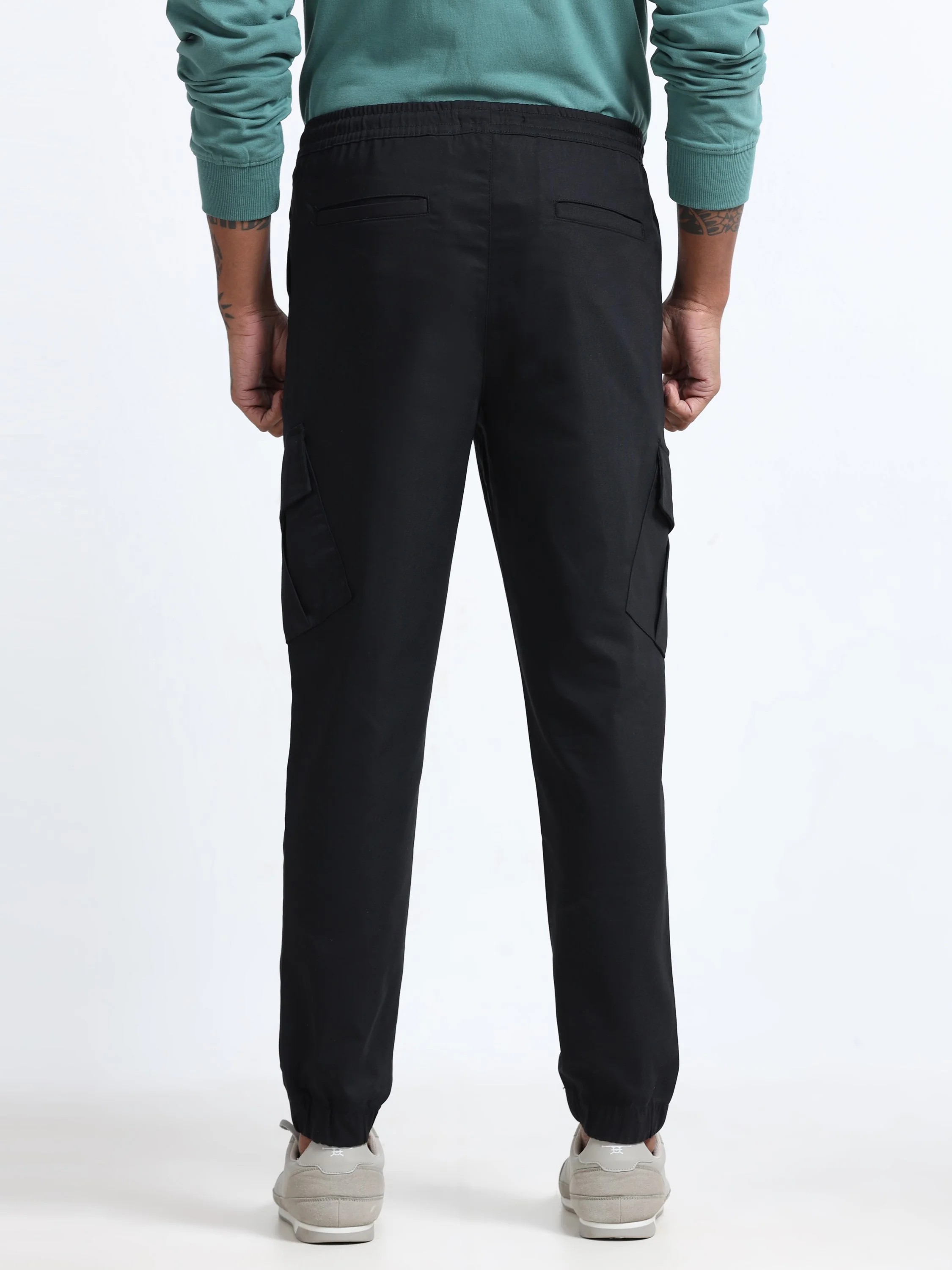 Men Black Cotton Blend Cargo Jogger Pants - Image 3