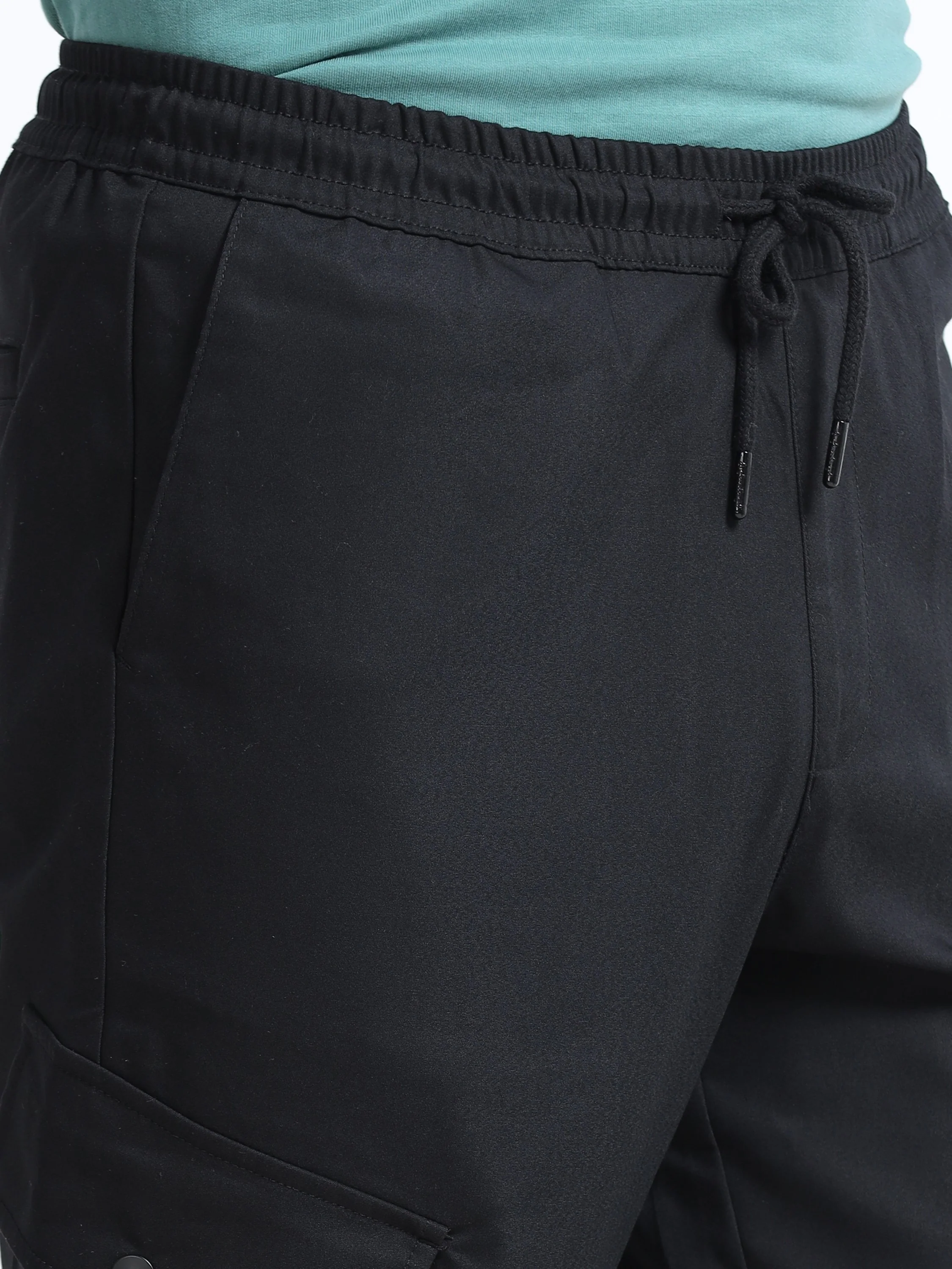 Men Black Cotton Blend Cargo Jogger Pants - Image 5