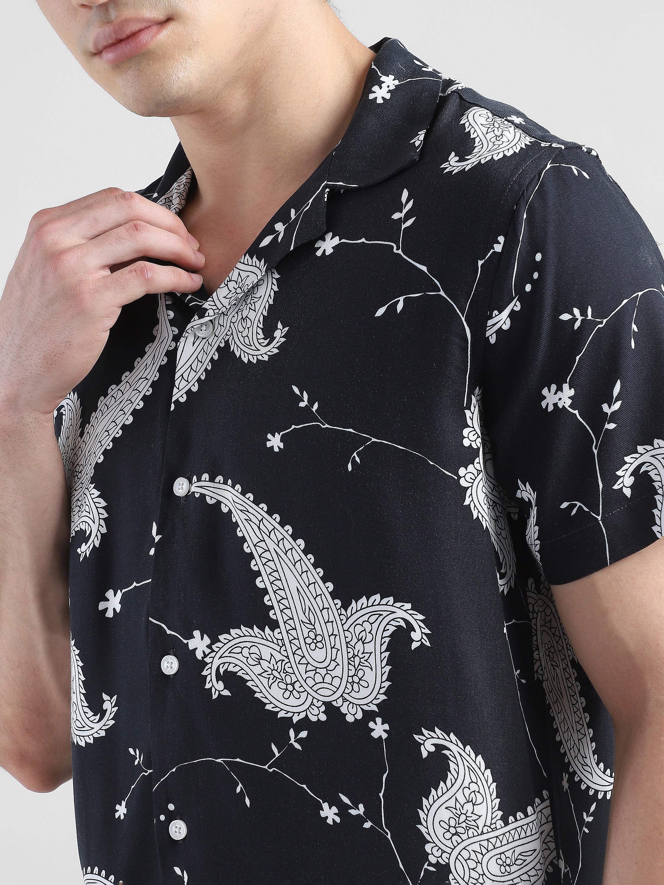 Men Black Comfort Fit Shirts - Image 3
