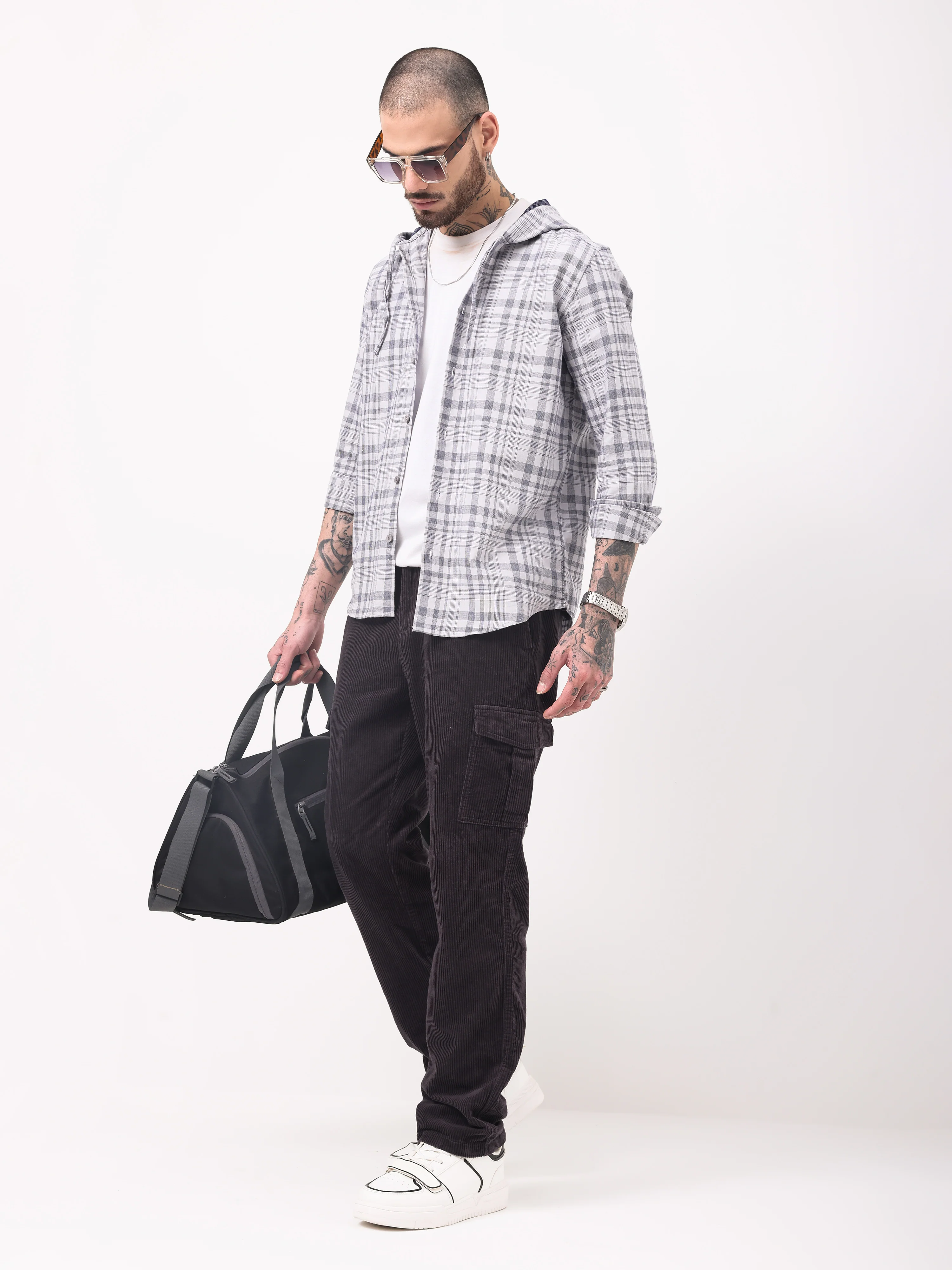 Men Black Corduroy Cargo Pants - Image 3