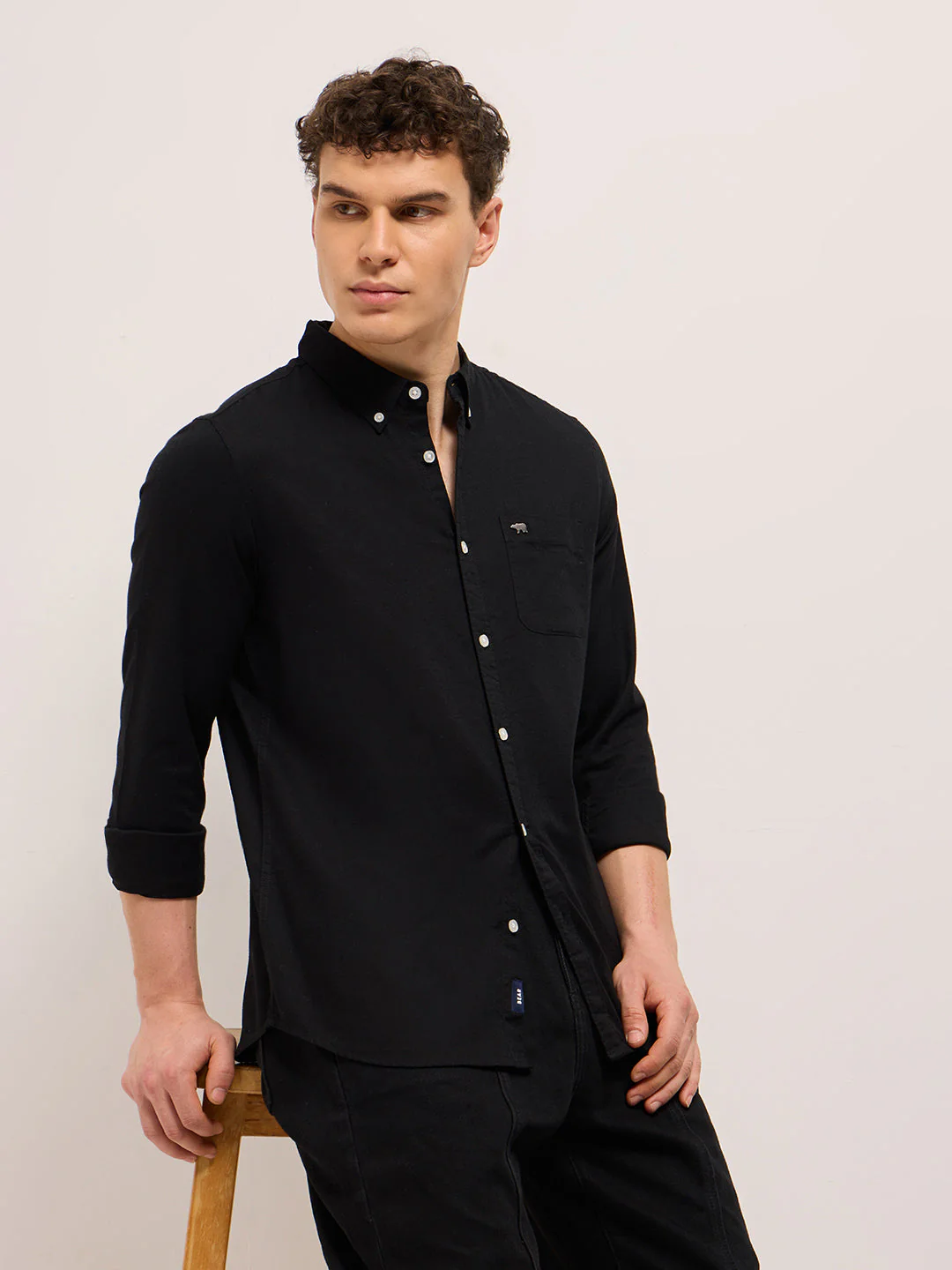 Men Black Cotton Blend Solid Slim Fit Casual Shirt